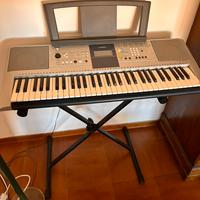 Tastiera Yamaha PSR E323