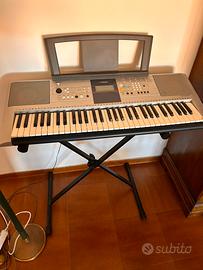 Tastiera Yamaha PSR E323