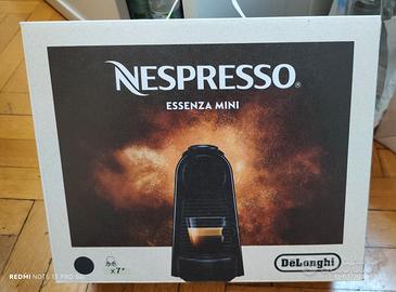 Macchina del caffè NESPRESSO ESSENZA MINI"
