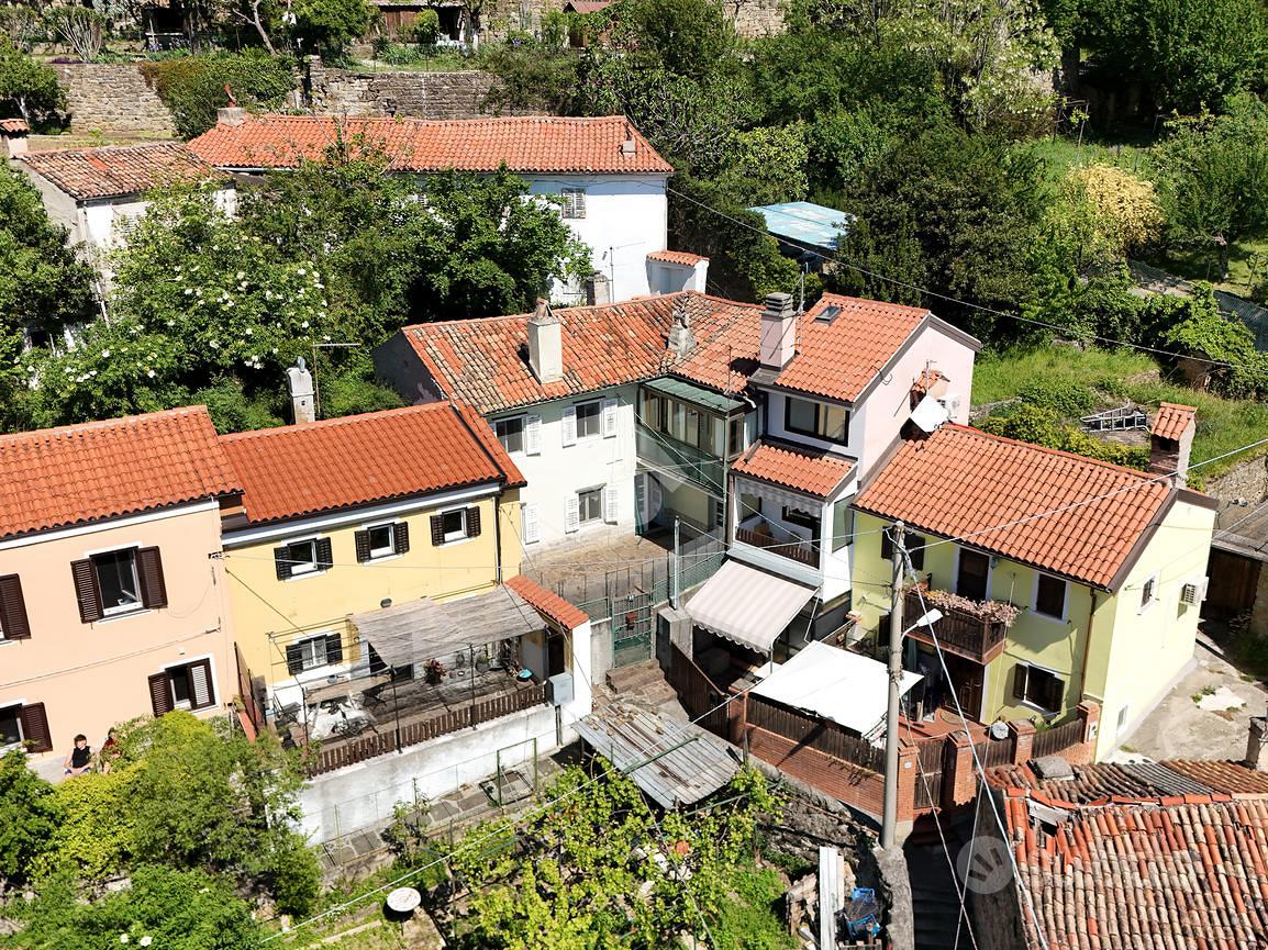 CASA DI CORTE A TRIESTE