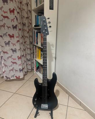 Basso elettrico mancino