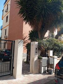 Centralissimo ufficio con giardino e p. auto