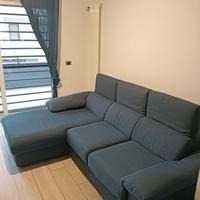 Divano letto color blu con Chaise Longue 