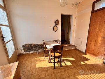 Casa indipendente di 250 mq con giardino