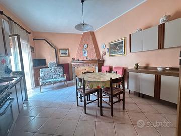 Appartamento al piano terra con garage e cortile