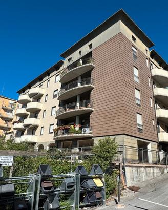 Zona Parco dei Pini-100mq con soffitta e box auto
