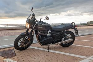 Triumph street twin 2022 + accessori