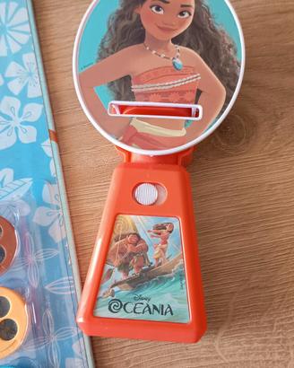 Oceania Vaiana proiettore+libro Disney 