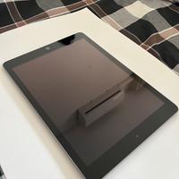 iPad 2018 128GB-Come Nuovo-No graffi+Cover Omaggio