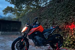 KTM Duke 790