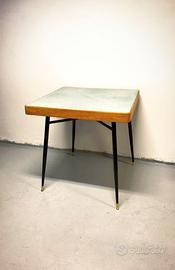 Tavolo vintage quadrato