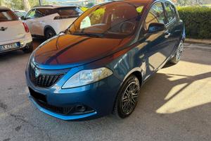 Lancia Ypsilon 1.0 FireFly 5 porte S&S Hybrid Silv