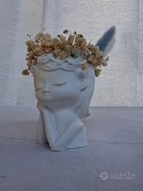 Ceramica artigianale e fiori in cera di soia