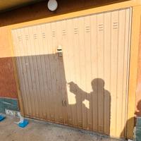 Porta basculante per garage