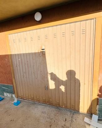 Porta basculante per garage