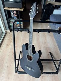 Chitarra acustica elettrificata