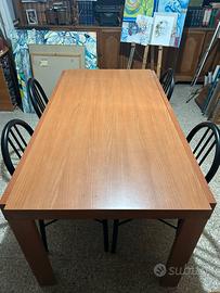 Tavolo in legno allungabile