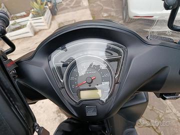 Honda Vision 110 - 1025