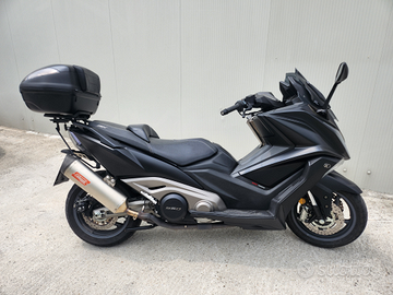 Kymco AK 550