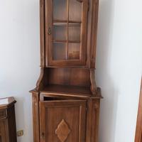 Credenza con vetrina in legno 