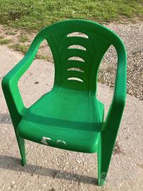 Sedia da giardino in plastica verde per bambini