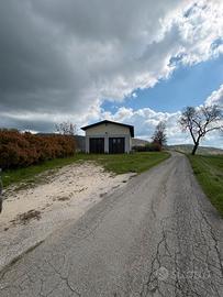 Capannone/magazzino di 200 mq