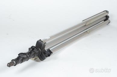 MANFROTTO Stativo compact 85 cm. chiuso