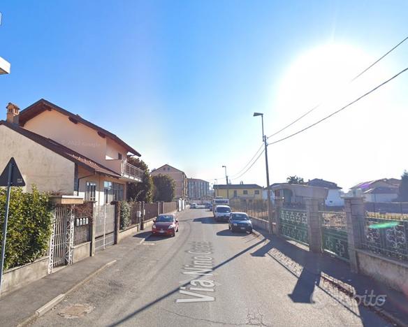 TRILOCALE CON GARAGE A PIANEZZA : 920 euro spese i