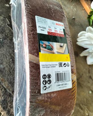 Carta vetrata per levigatrice e seghetto