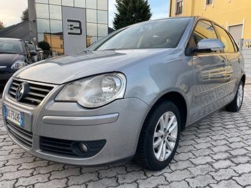 Volkswagen Polo 1.4/80CV 16V 5p. Sportline NEOPATE