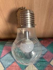 Lampadario a forma di lampadina