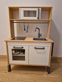 Cucina giocattolo