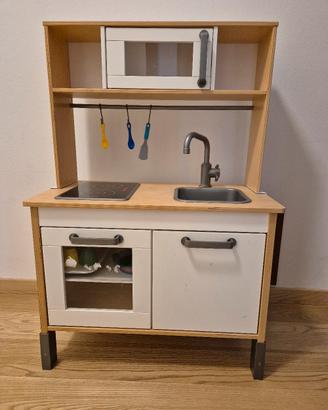 Cucina giocattolo