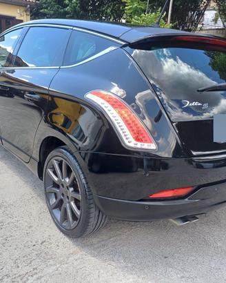Lancia dela 1.6 met 120cv 2013 Momodesign