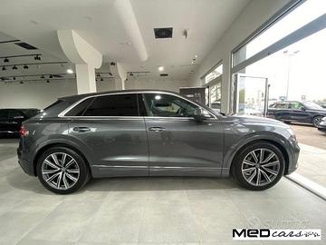 AUDI - Q8 - 50 TDI 286 CV quattro tiptronic Sport