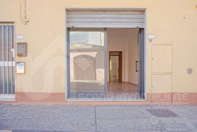 San Sperate Locale commerciale in via Risorgimento