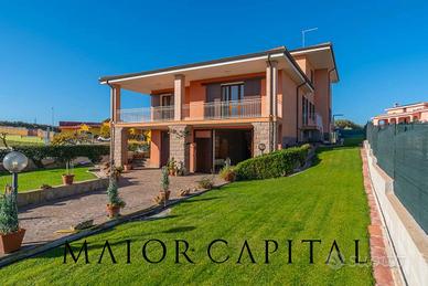 Oschiri | Via Roma | Villa indipendente in posizio