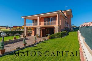 Oschiri | Via Roma | Villa indipendente in posizio