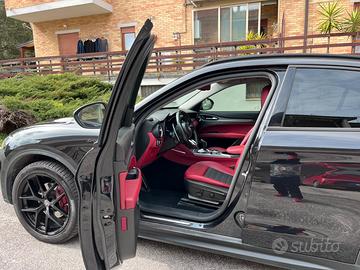 Alfa Stelvio 2.2d q4 sprint UNICA !