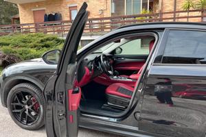 Alfa Stelvio 2.2d q4 sprint UNICA !
