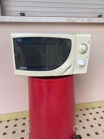 Forno a microonde DeLonghi
