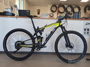 Mountain bike Kross Earth 3.0 carbon tg L
