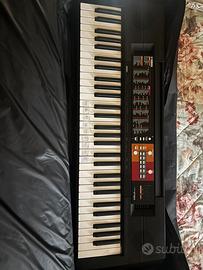 Tastiera Yamaha PSR-F51 con borsa