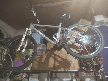 MTB TREK TELAIO IN CARBONIO