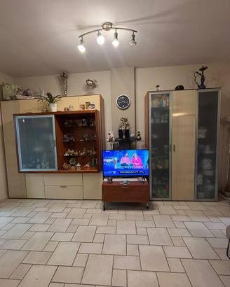 Salone completo- legno massello