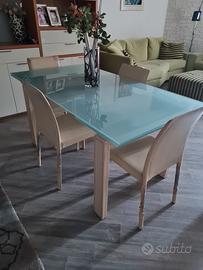 Tavolo allungabile (incluso di 4 sedie)