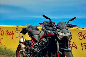 Kawasaki Z900 rosso/nera - anno 2021 - km: 10200