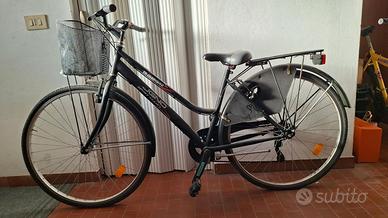 Bici donna Vigno 28" con cestino e portapacchi