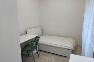 Ad.ze Centro Storico: stanza singola arredata