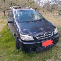 auto Opel Zafira per pezzi di ricambio